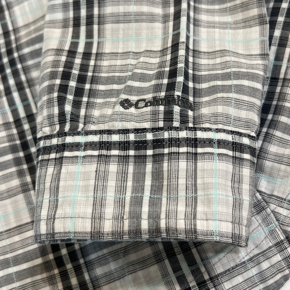 Columbia Plaid Roll Tab Button Down Shirt Size L - Picture 3 of 9